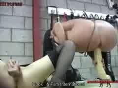 Lesbicas com Dildos Gigantes