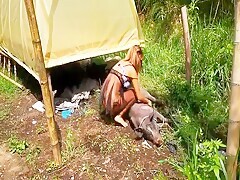 She Wants Suck Penis Of Pig, But He Found Out Its Not So Easy